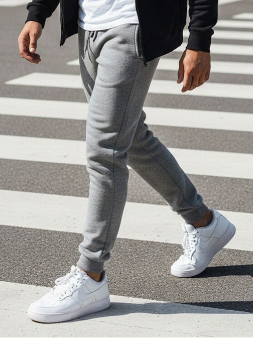 Štýlové tepláky v svetlošedej farbe