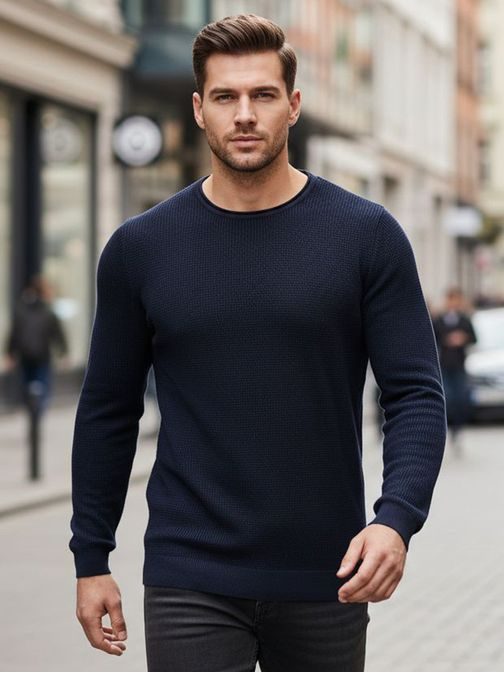 Módny pánsky sveter v modrom farebnom prevedení