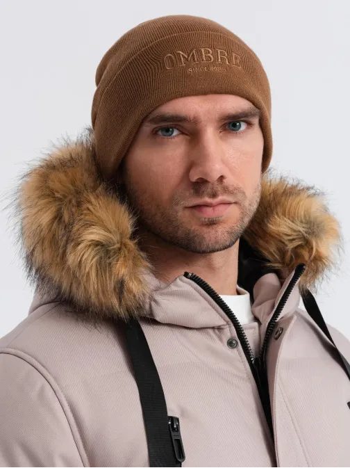 Pánska čiapka v hnedej farbe v4 om-acwh-0120