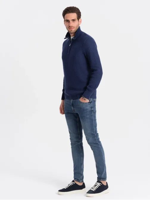 Elegantný pánsky sveter v granátovej farbe V7 SWZS-0105
