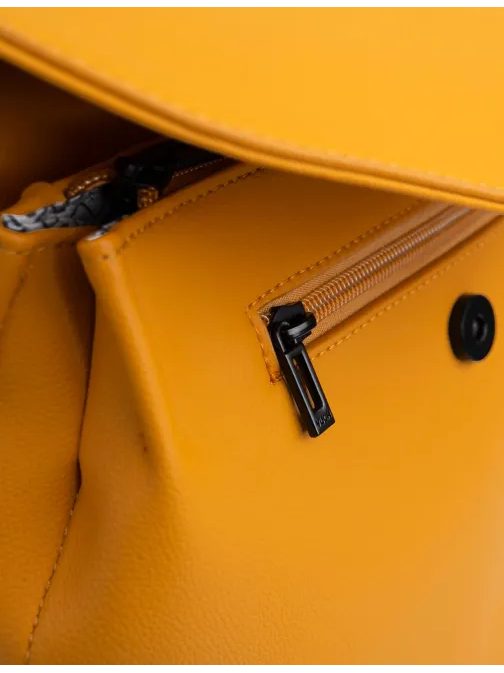 Moderný dámsky batoh Loriot v trendy žltej farbe
