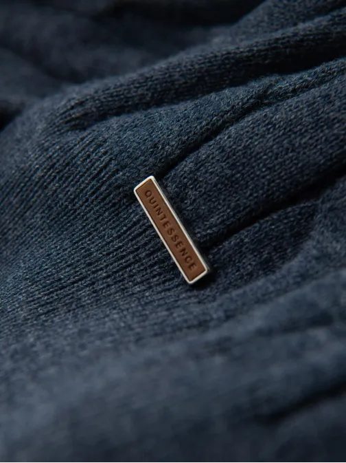 Pletený pánsky rolák v modrej farbe V3 OM-SWTN-0157