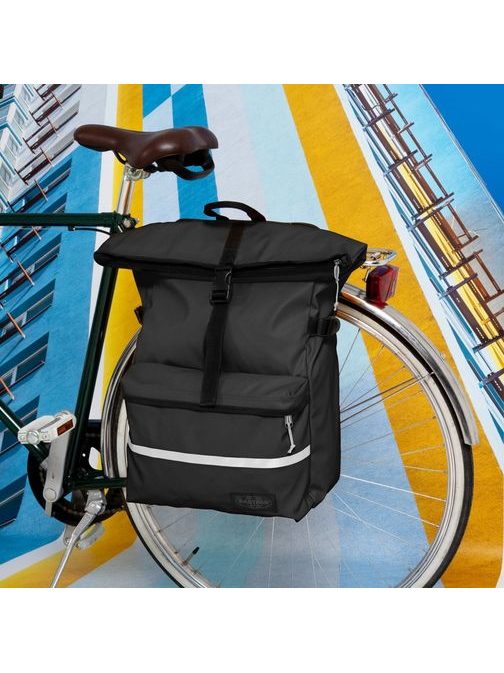 Originálny čierny ruksak Eastpak Maclo Bike Tarp