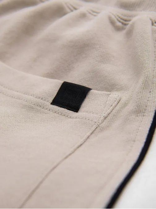 Nadčasové béžové pánske kraťasy V2 SRSK-0182
