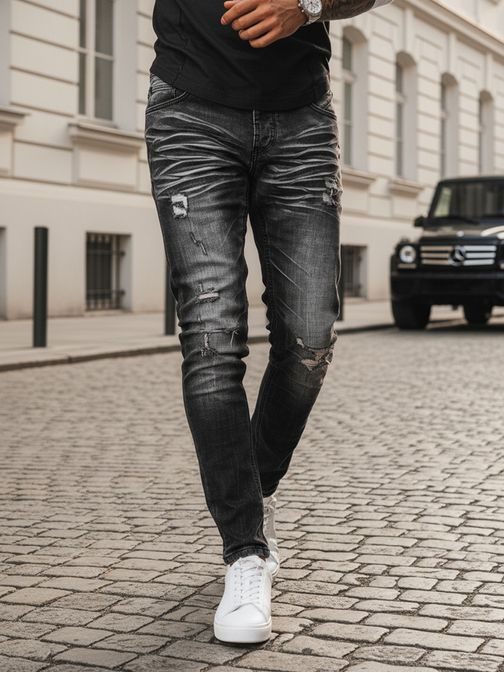 Atraktívne čierne rifle s dierami