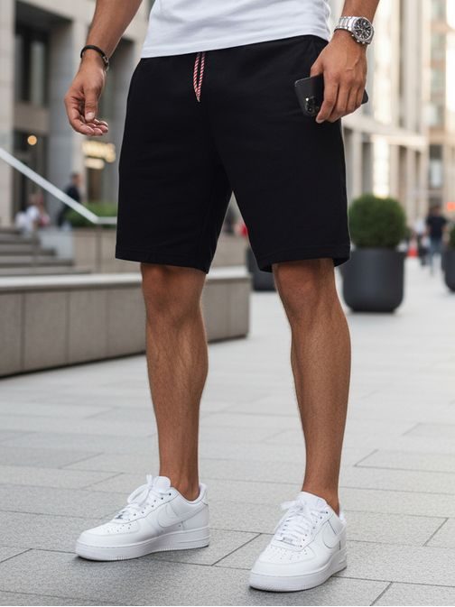 Pohodlné čierne kraťasy s logom