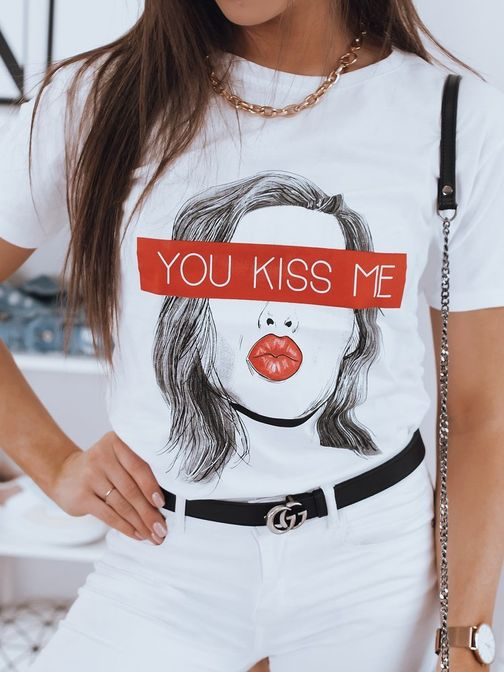 Trendové dámske tričko You Kiss Me v bielej farbe