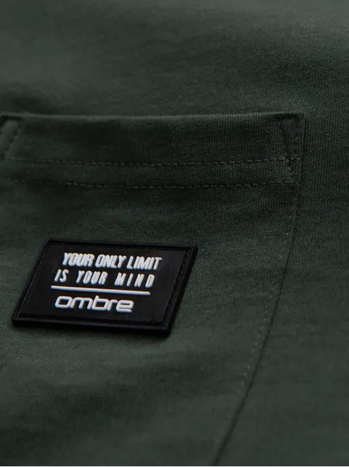 Trendy tričko s ozdobným vreckom olivové V4 TSCT-0109