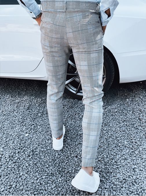 Módne svetlo sivé nohavice s károvaným vzorom