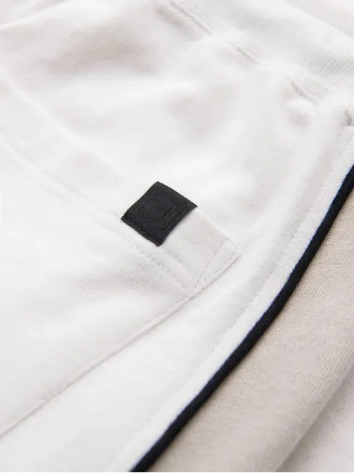 Nadčasové biele pánske kraťasy V1 SRSK-0182