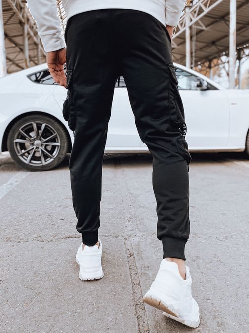 Jedinečné čierne joggery s ozdobnými prvkami