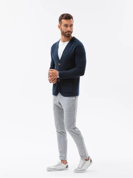 Zaujímavý granátový sveter na gombíky E193