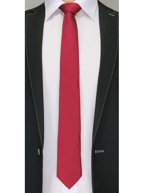 Zaujímavá pánska kravata v červenom prevedení