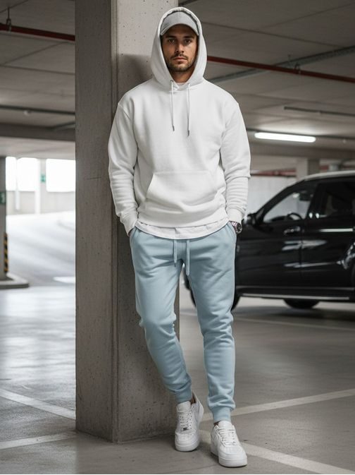 Blankytne modré tepláky v jednoduchom prevedení