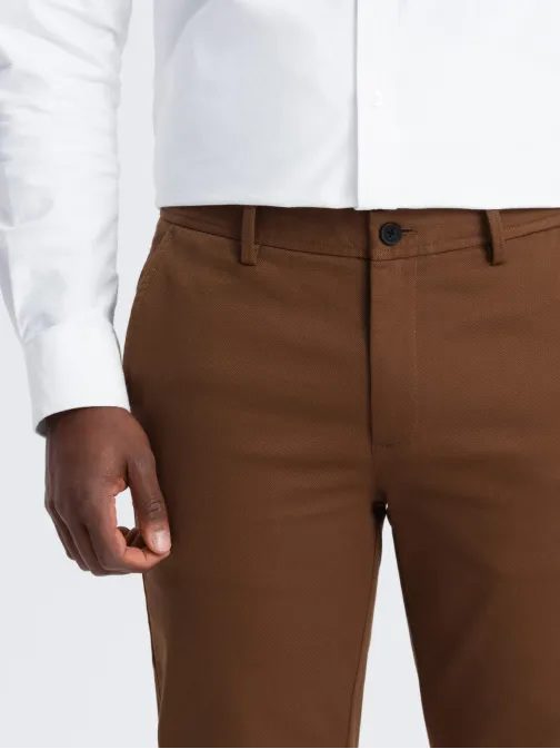 Chinos karamelové nohavice klasického strihu s jemnou textúrou V3 PACP-0190