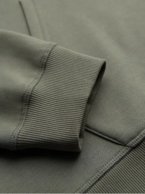 Cool khaki mikina s kapucňou a nápisom na hrudi V2 OM-SSNZ-0241