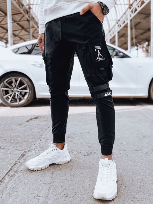 Pútavé čierne kapsáčové joggery