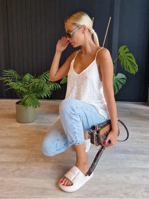 Dámsky letný krajkový top v bielej farbe