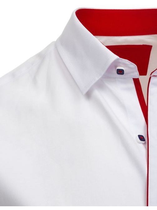 Biela košeľa s červeným doplnkom