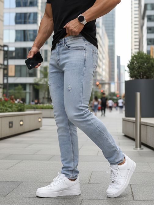 Originálne svetlomodré rifle s odreninami