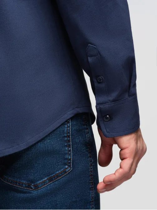 Tmavomodrá košeľa s nášivkou V2 K697