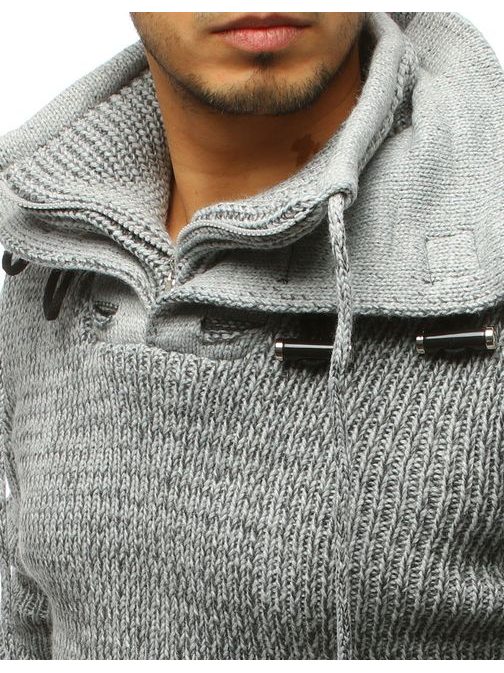 Šedý pohodlný sveter v módnom prevedení