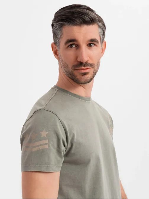 Pánske olivové tričko s trendy nápisom V2 TSFP-0225