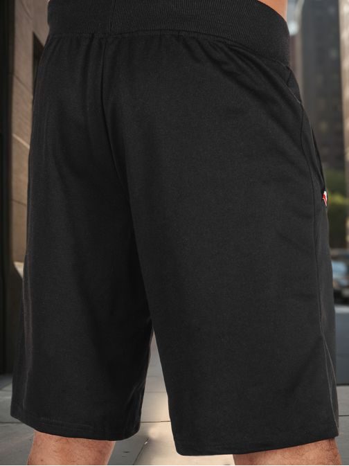 Pohodlné čierne kraťasy s logom