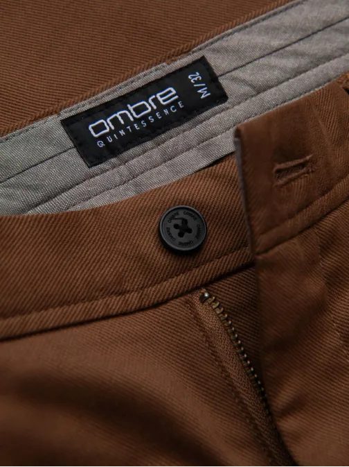 Chinos karamelové nohavice klasického strihu s jemnou textúrou V3 PACP-0190