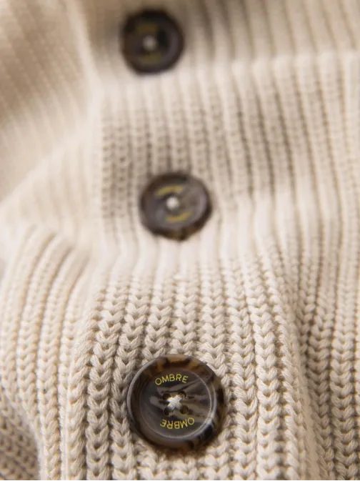 Béžový pánsky pletený kardigán na gombíky V2 SWCD-0153