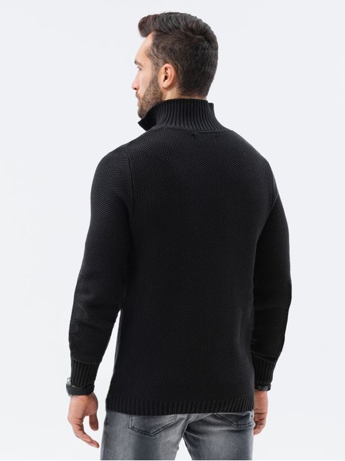 Atraktívny sveter v čiernej farbe E194