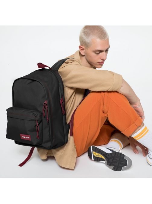 Pánsky ruksak čierny EASTPAK BACK TO WORK  Blakout Stripe Red