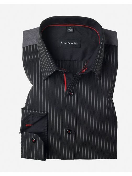 Moderná čierna košeľa s nášivkami na ramenách V014
