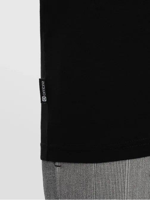 Trendy pánske čierne tričko s V-výstrihom V3 TSCT-0106