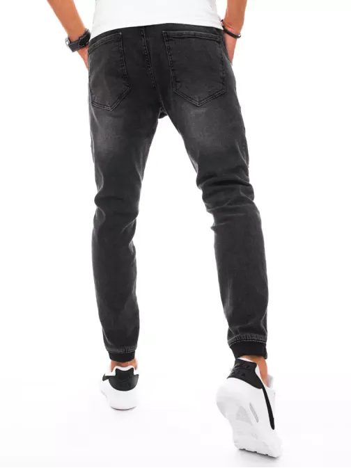 Trendové čierne kapsáčové rifle