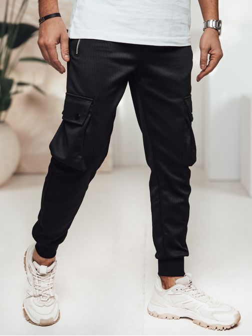 Pútavé čierne kapsáčové joggery