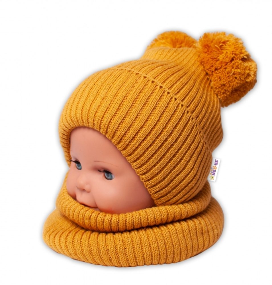 BABY NELLYS Zimní pletená čepice + nákrčník - hořčicová s bambulkami - 92-98 (18-36m)