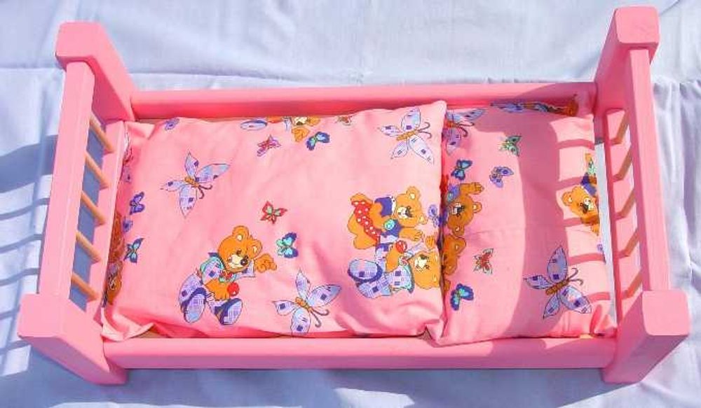 Česká dřevěná hračka Dřevěná postel pro panenky růžová velká