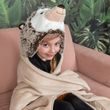 Cozy Noxxiez BL810 Ježek - hřejivá deka s kapucí se zvířátkem a tlapkovými kapsami