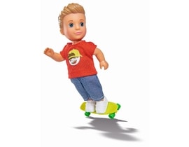 Panáček Timmy so skateboardom
