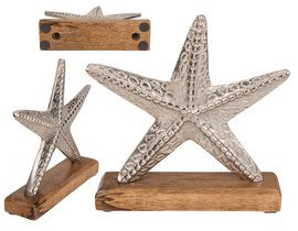 Kovová hviezdica (hviezda) strieborná farba na drevenom podstavci