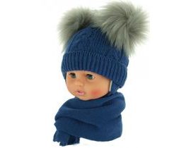 BABY NELLYS Zimní čepička s šálou - chlupáčkové bambulky - tm. modrá