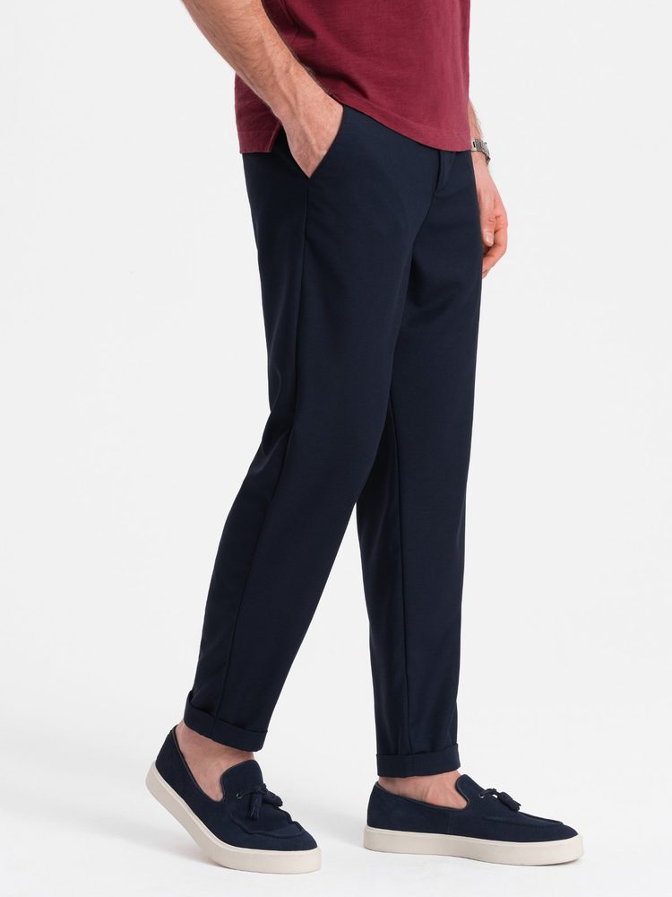 Levně Ombre Clothing Trendy granátové chinos kalhoty s elastickým pasem V3 PACP-0157