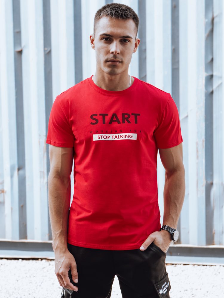 Červené triko s nápisem Start