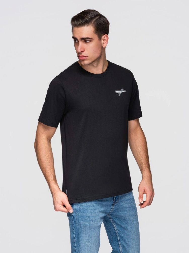 Levně Ombre Clothing Černé pánské tričko s trendy nápisem V2 TSPT-0258