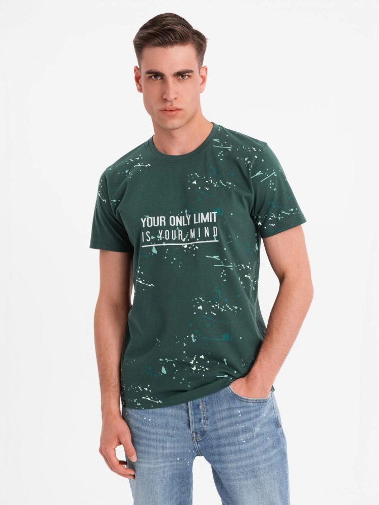 Levně Ombre Clothing Nadčasové zelené pánské tričko s V3 TSFP-0187