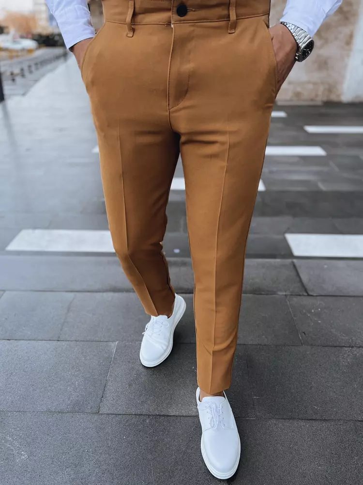 Levně Dstreet Stylové hnědé pánské kalhoty v elegantním designu