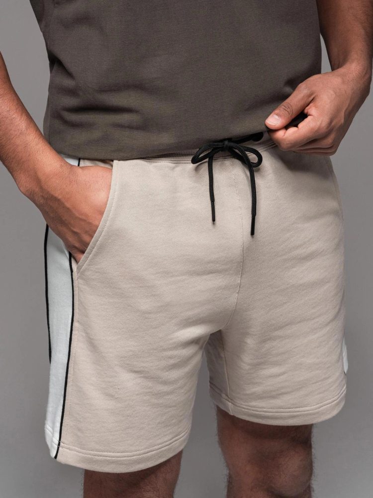 Levně Ombre Clothing Nadčasové béžové pánské šortky V2 SRSK-0182