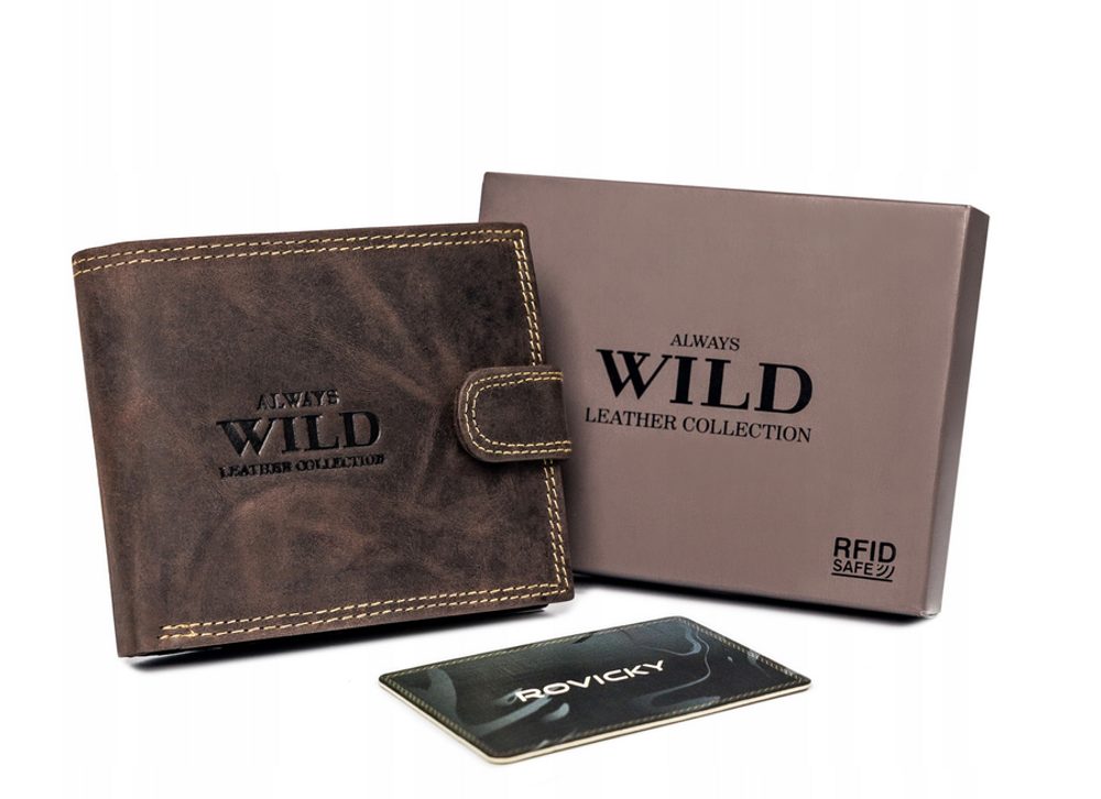 Levně Hnědá kožená peněženka WILD s přezkou
