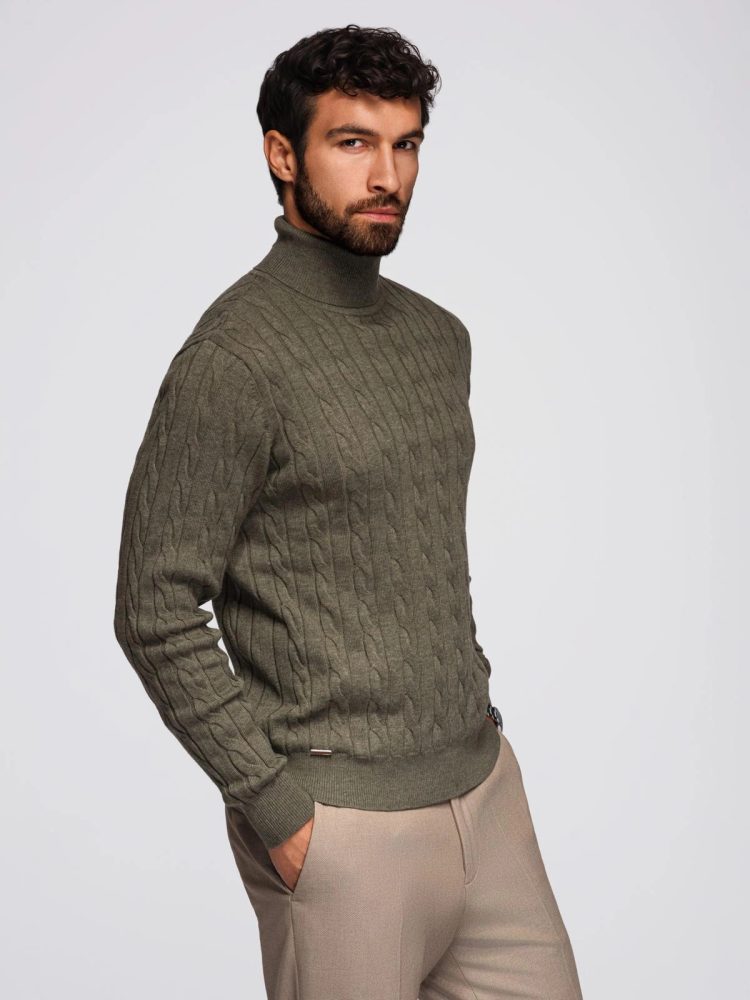 Levně Ombre Clothing Pánský pletený rolák v olivové barvě V2 OM-SWTN-0157